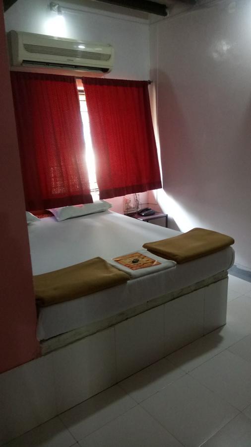 Hotel Ashoka Lonavala Buitenkant foto