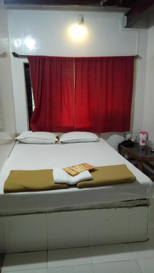 Hotel Ashoka Lonavala Buitenkant foto