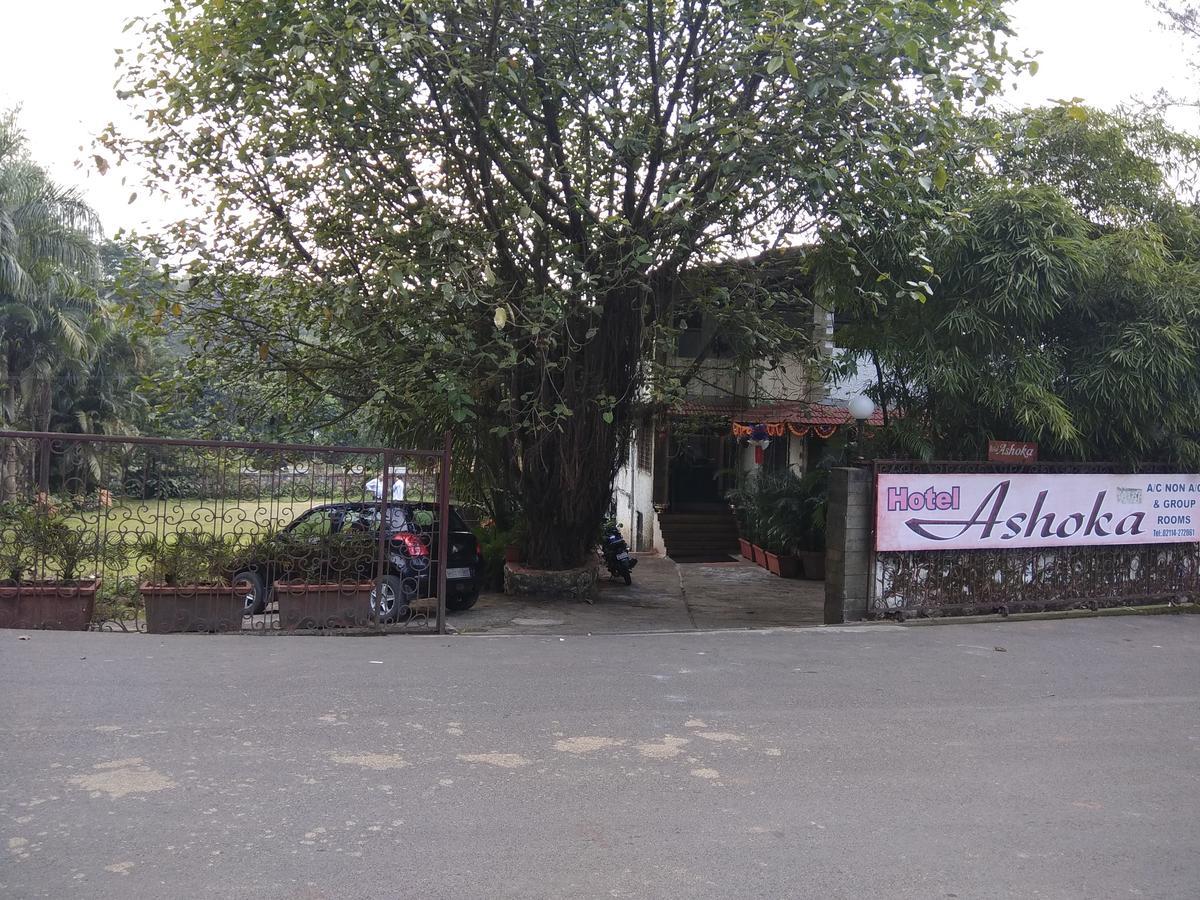 Hotel Ashoka Lonavala Buitenkant foto
